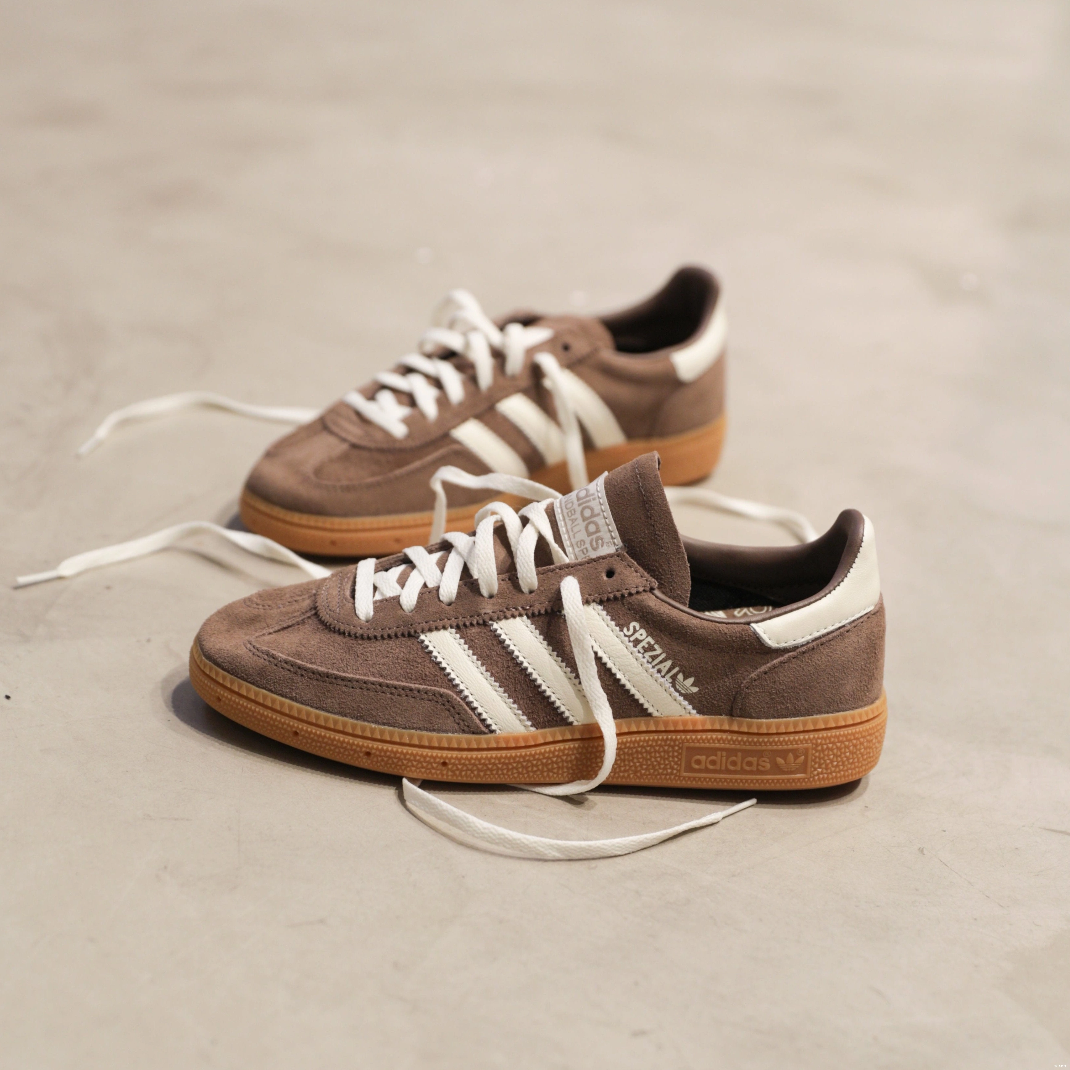 Earth Spezial adidas Gum Strata Handball W 0814